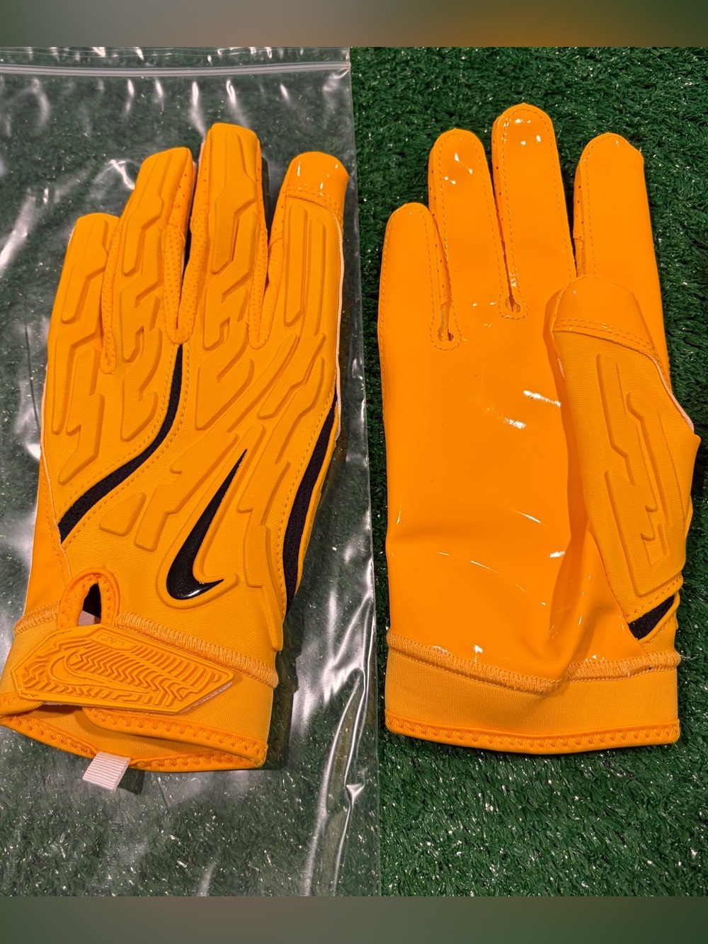 NEW NFL NIKE SUPERBAD 7.0 PADDED WR FOOTBALL GLOVES